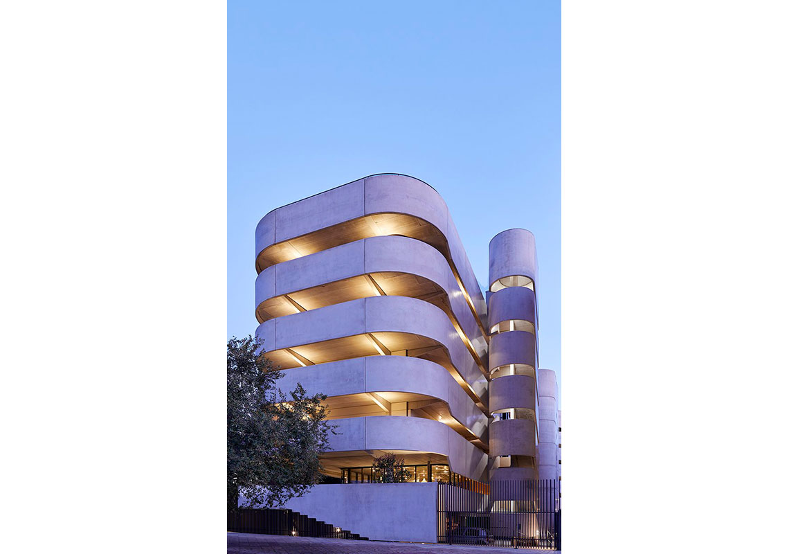 amplios ventanales para proyecto residencial para mayores
