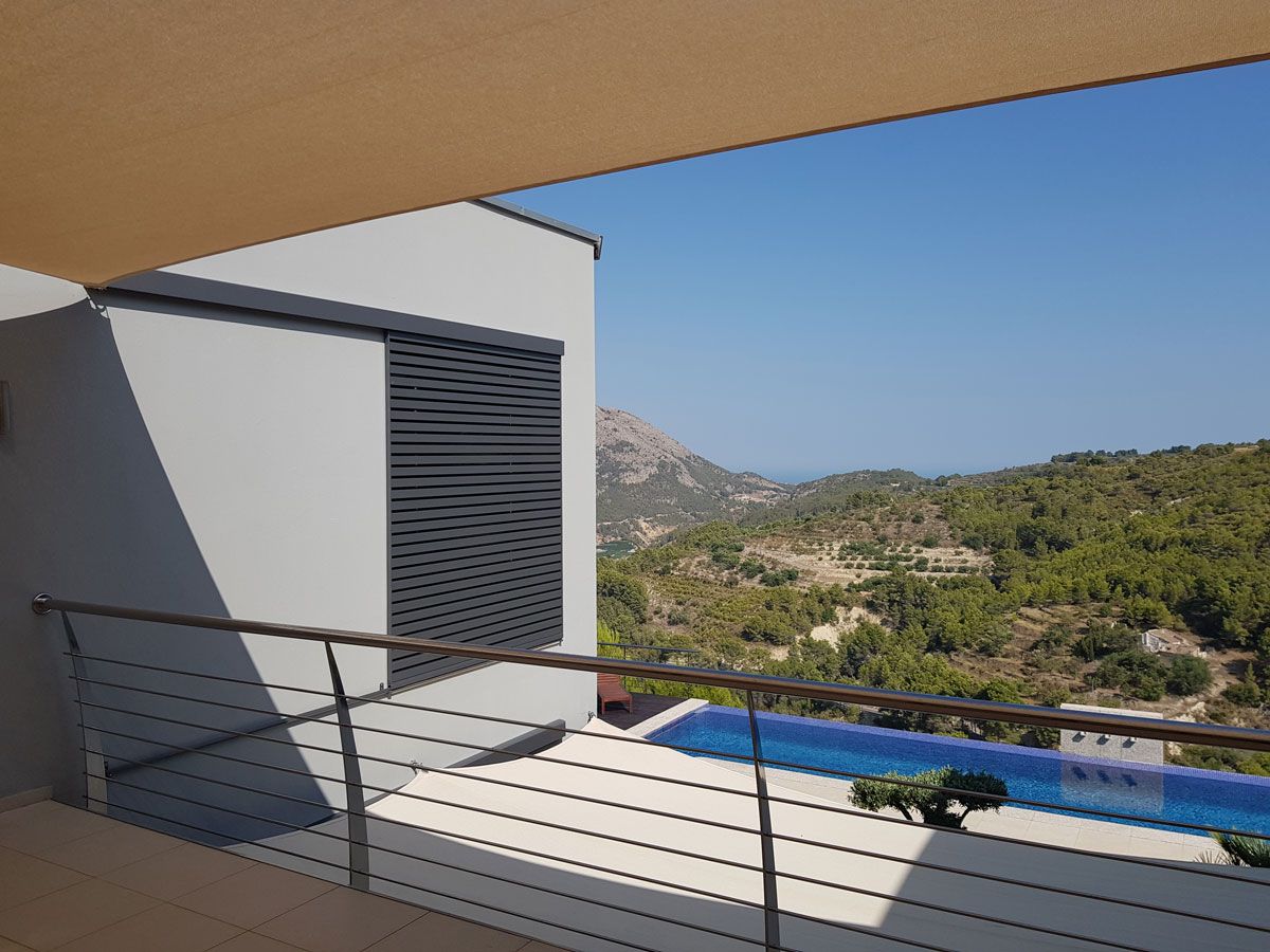 contraventanas o mallorquinas
