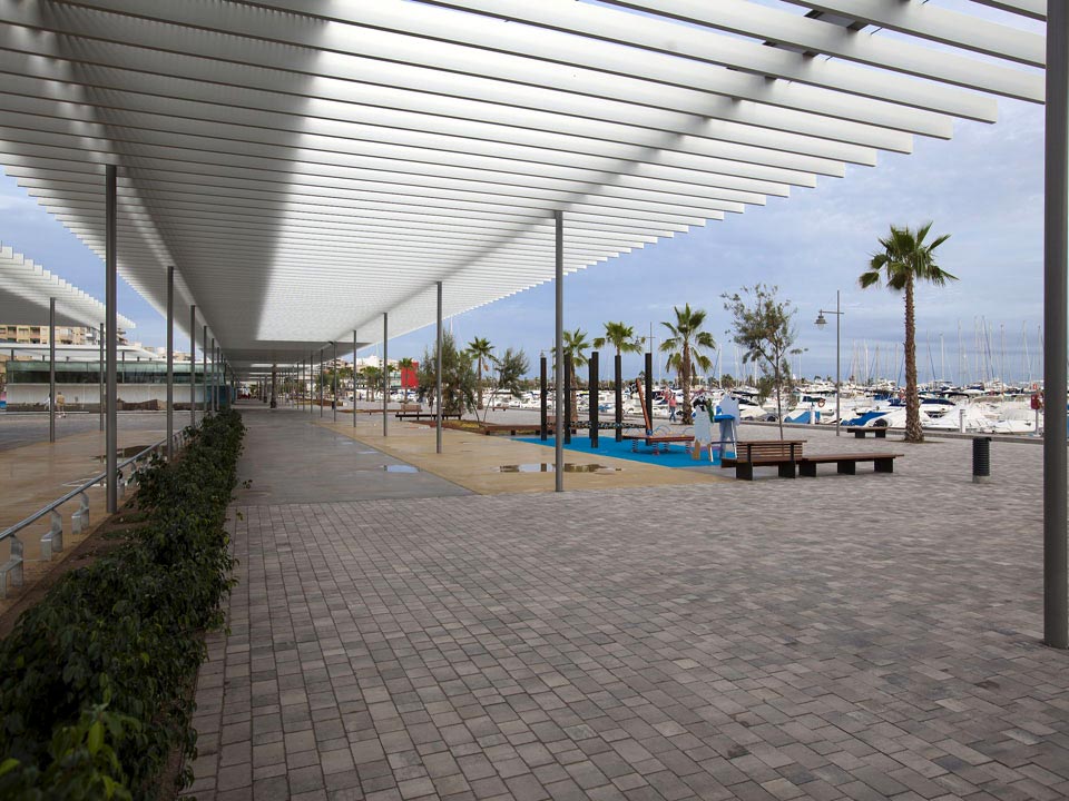 Lamas parasol paseo Santa Pola